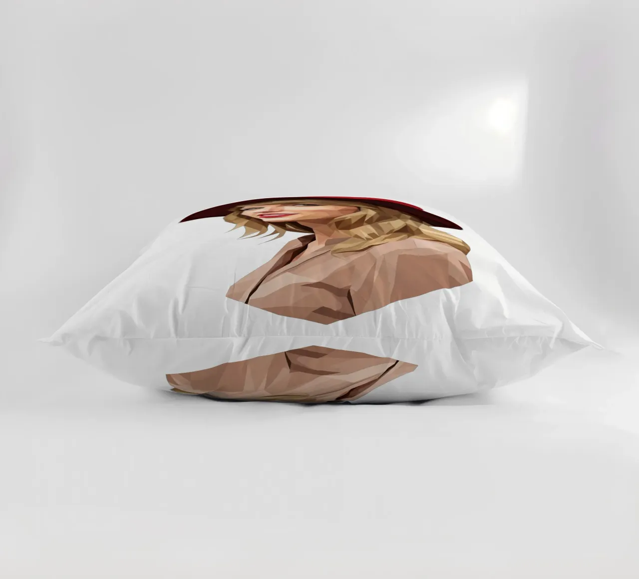 Taylor Swift con cappello rosso Low poly cuscino da Low Profile