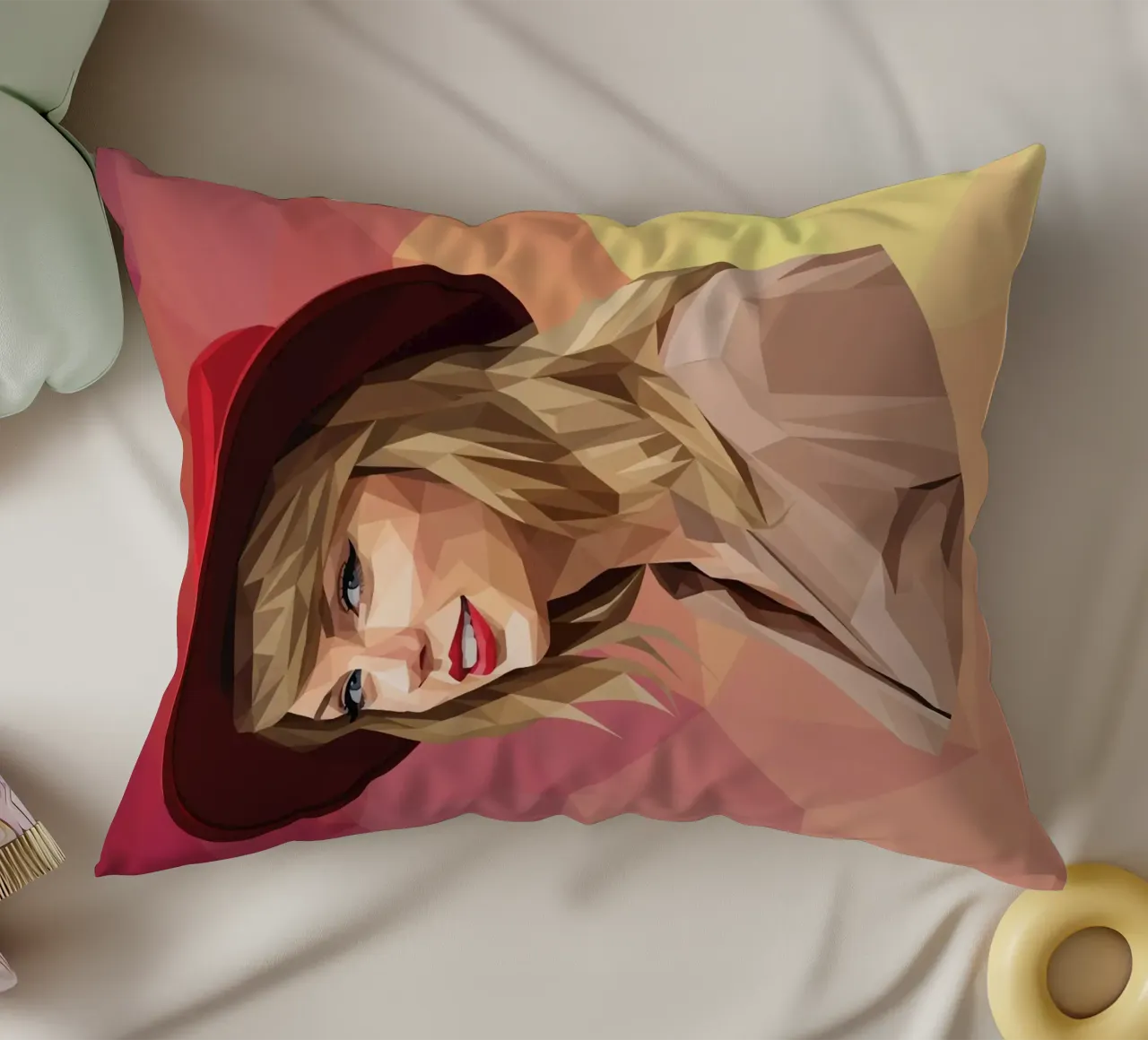 Taylor Swift con cappello rosso Low poly cuscino da Low Profile