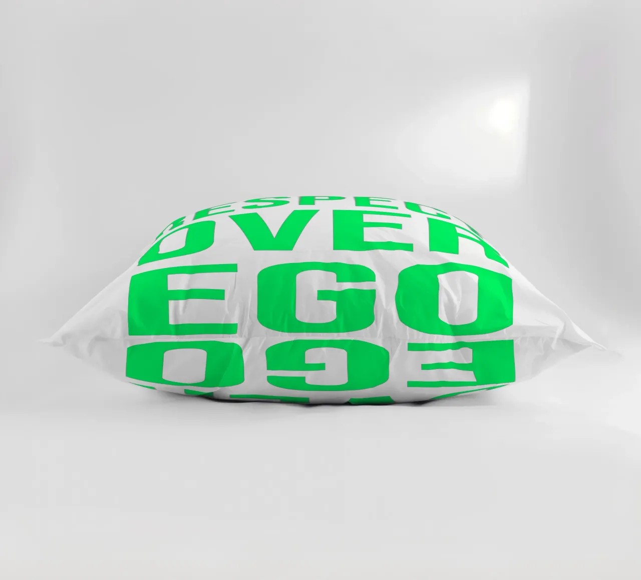 OVER series- bold letters, brave values (5 colors) cuscino da FRICKE DESIGN