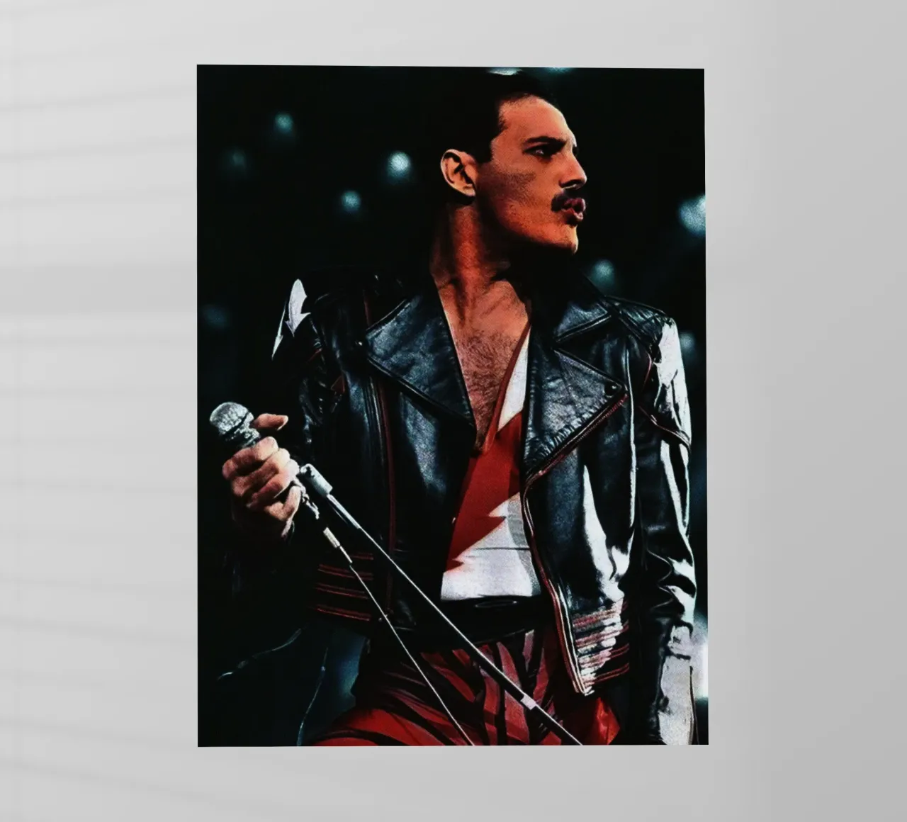 Freddie Mercury pellicola backlit da Torres 9