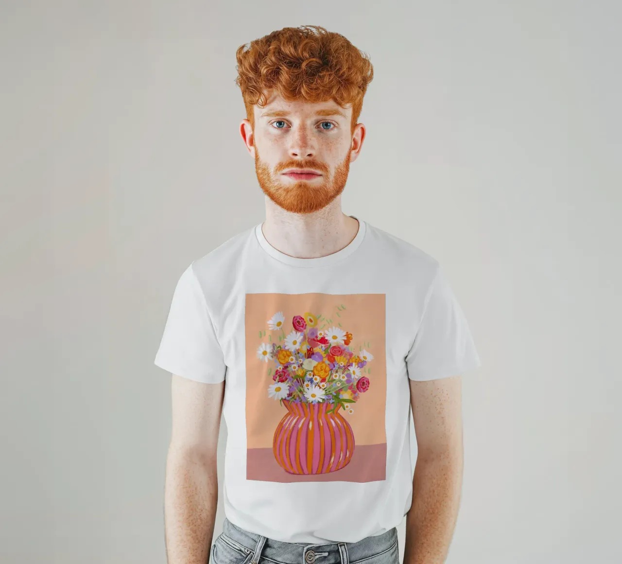 Fiori in vaso a strisce t-shirt da Illustration Raissa Oltmanns