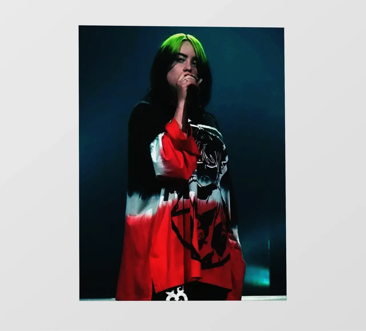 Billie Eilish pellicola backlit da Torres 9