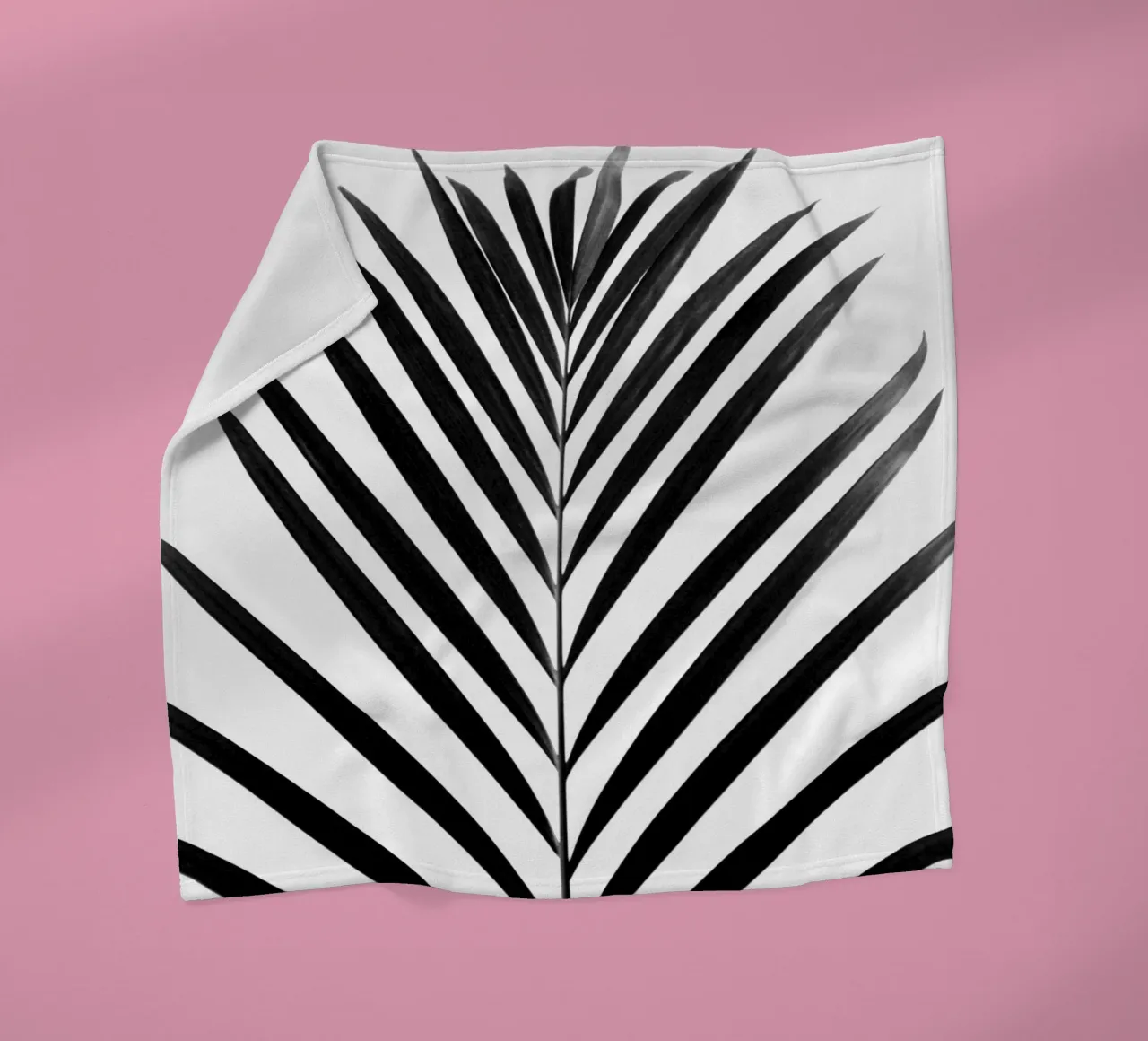 minimal PALM leaf - black & white edition coperta in pile da Studio Nahili