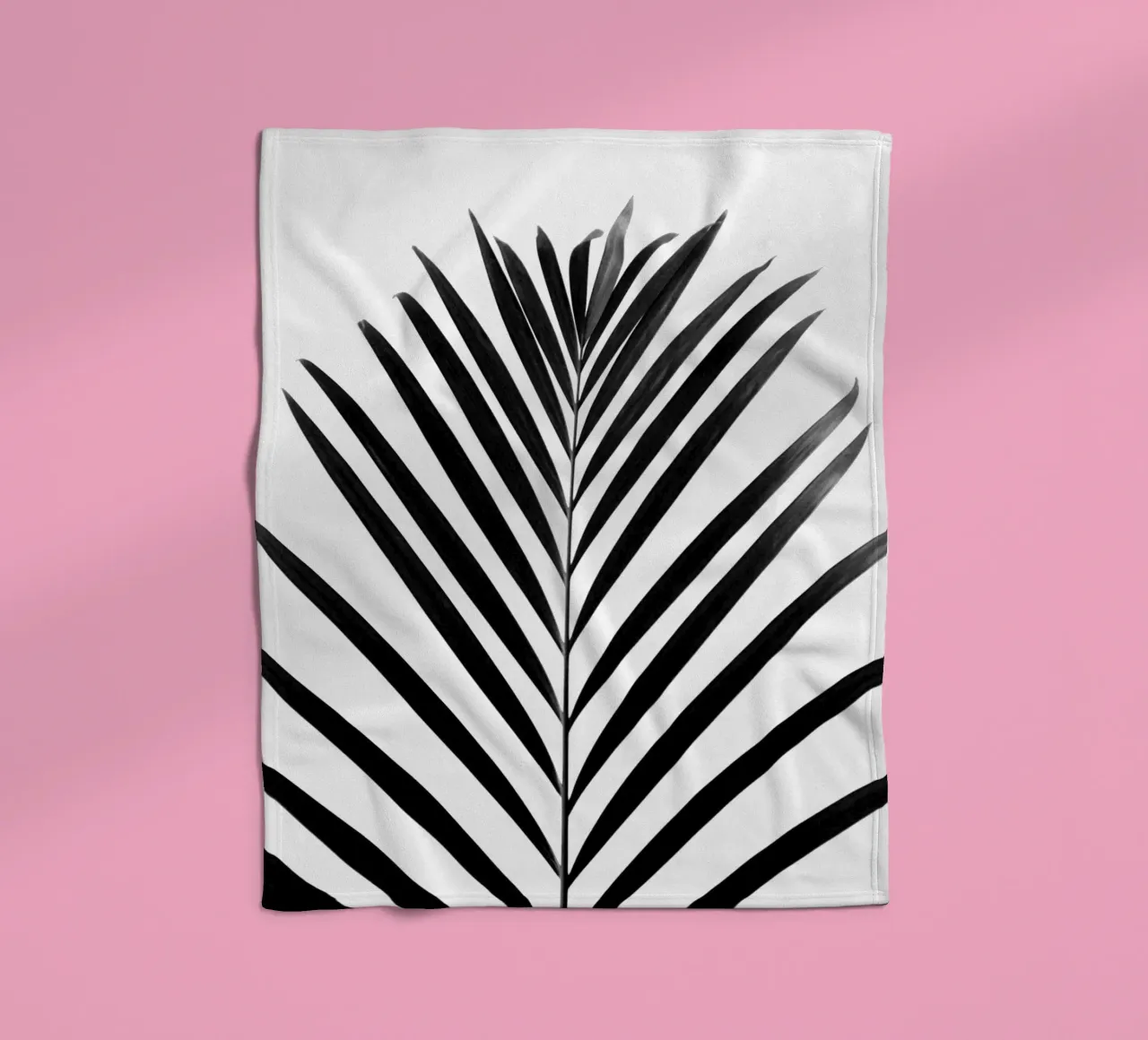 minimal PALM leaf - black & white edition coperta in pile da Studio Nahili