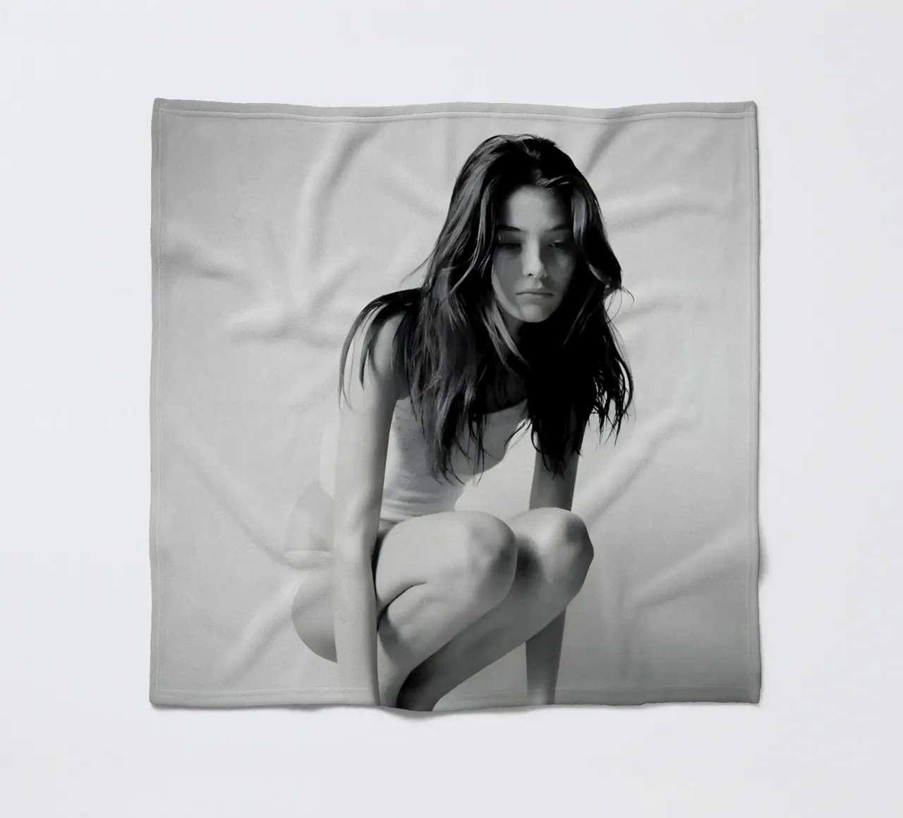Kate Moss monocromatica coperta in pile da vintage