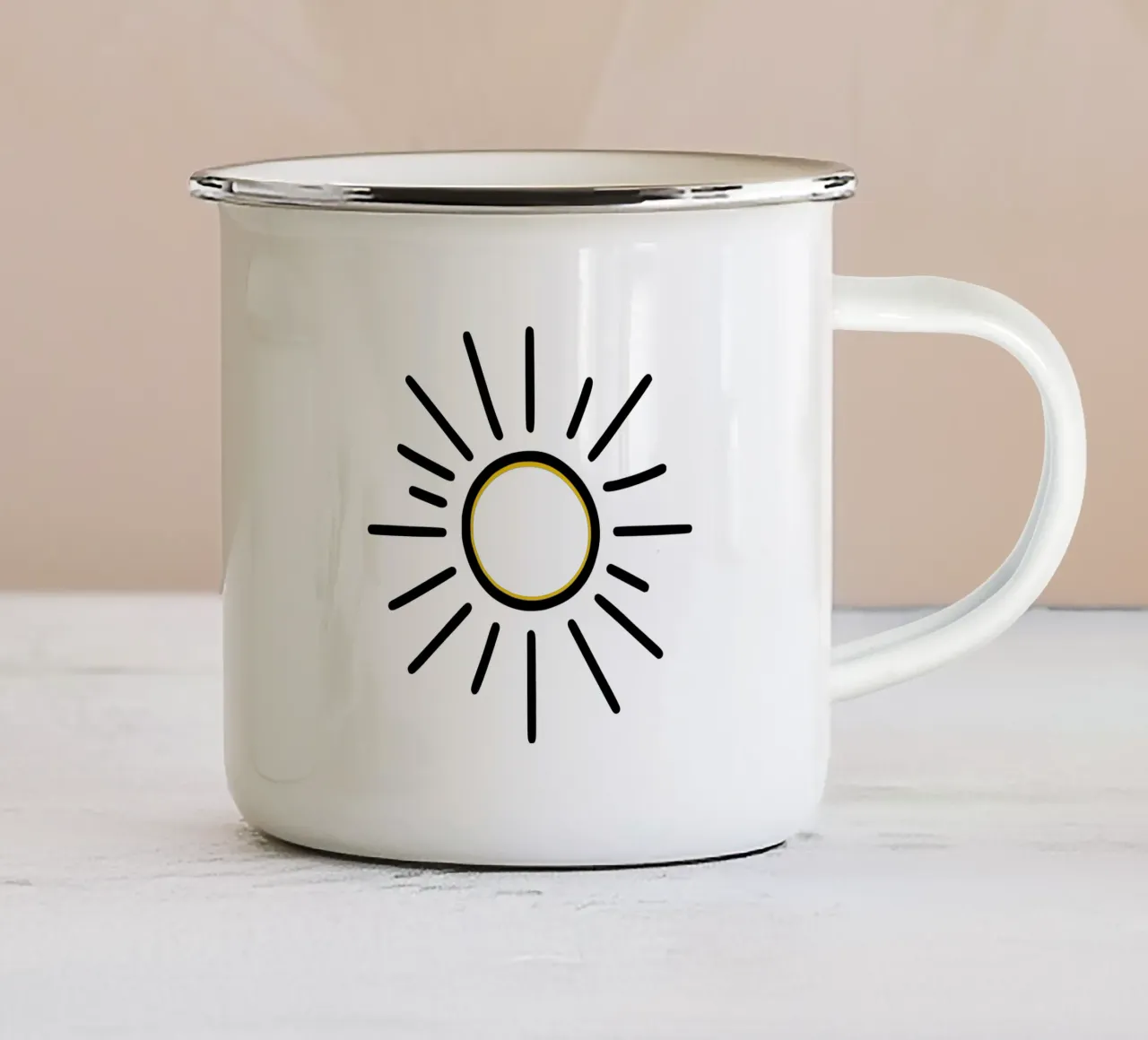 Il sole nel minimalismo: un design radioso per voi tazza in smalto da Bold & Simple