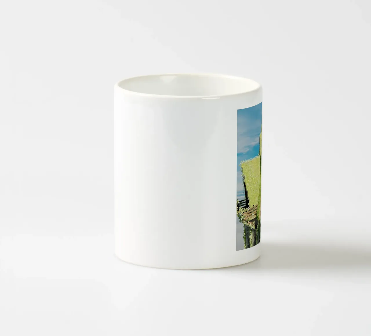 triangle house on sky tazza in ceramica da feny