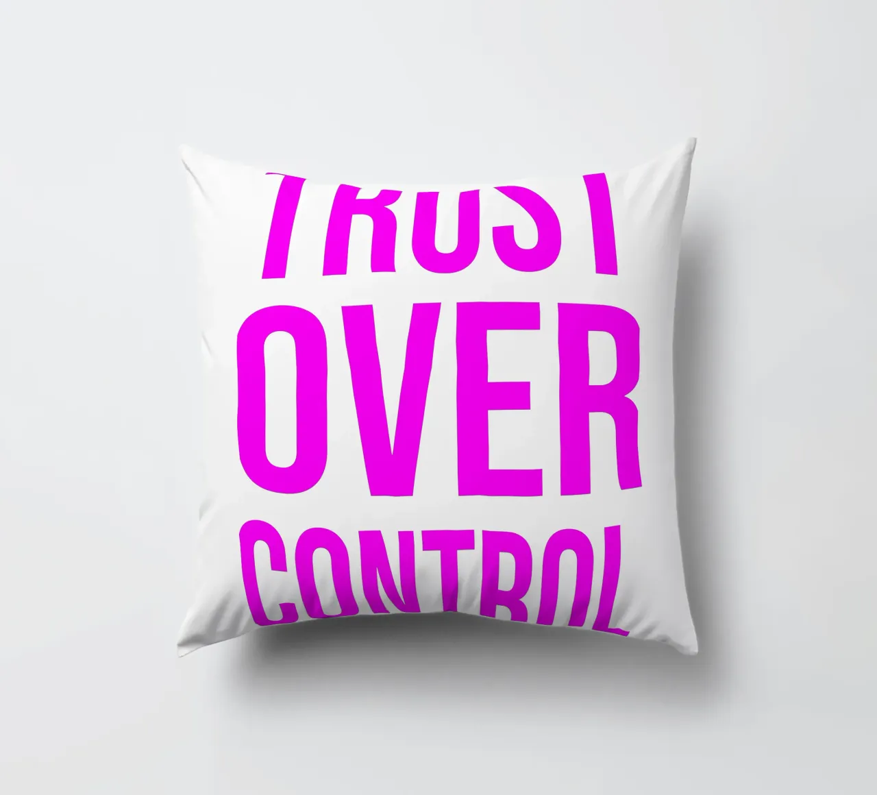 OVER series- bold letters, brave values (5 colors) cuscino da FRICKE DESIGN