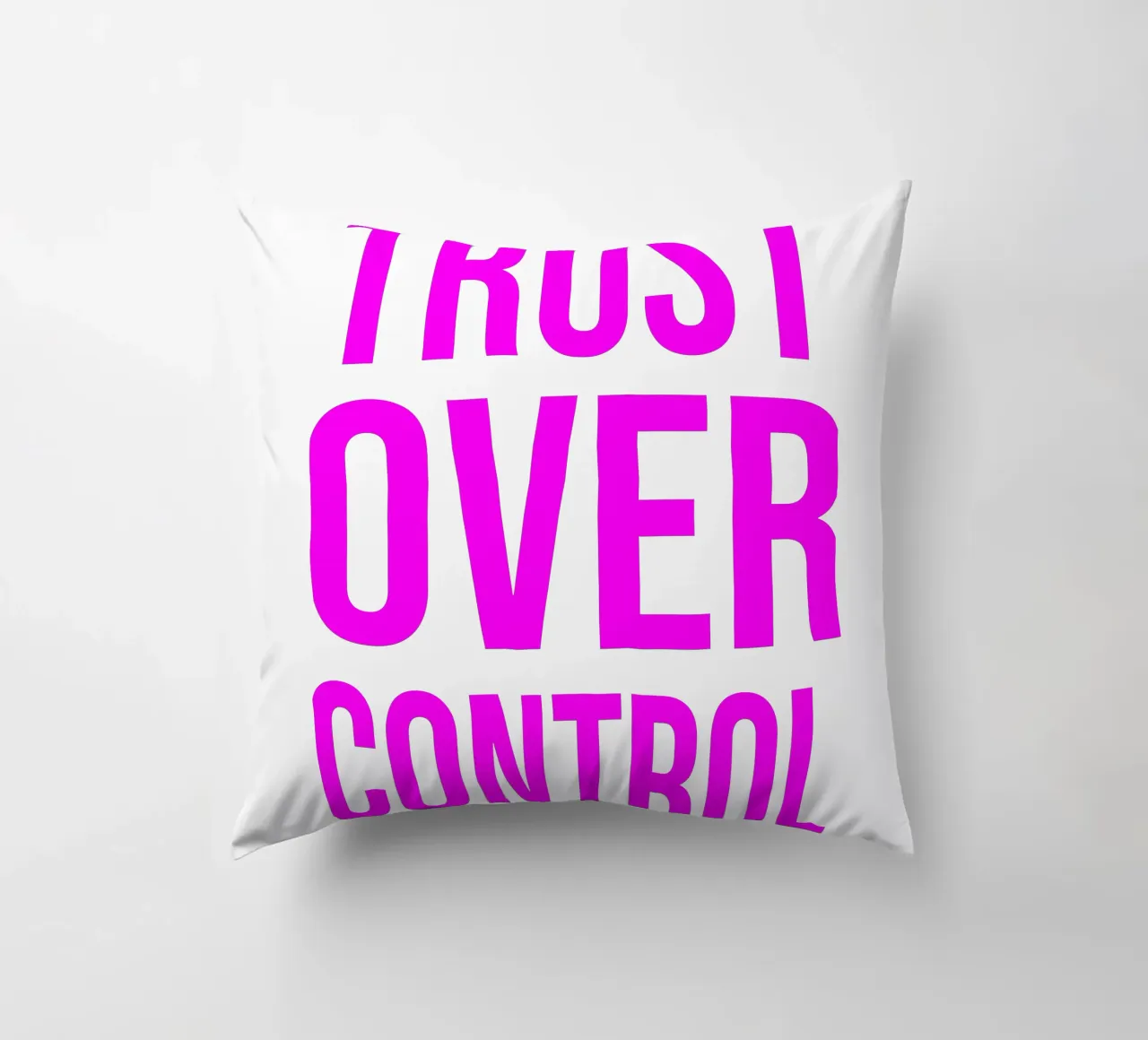OVER series- bold letters, brave values (5 colors) cuscino da FRICKE DESIGN