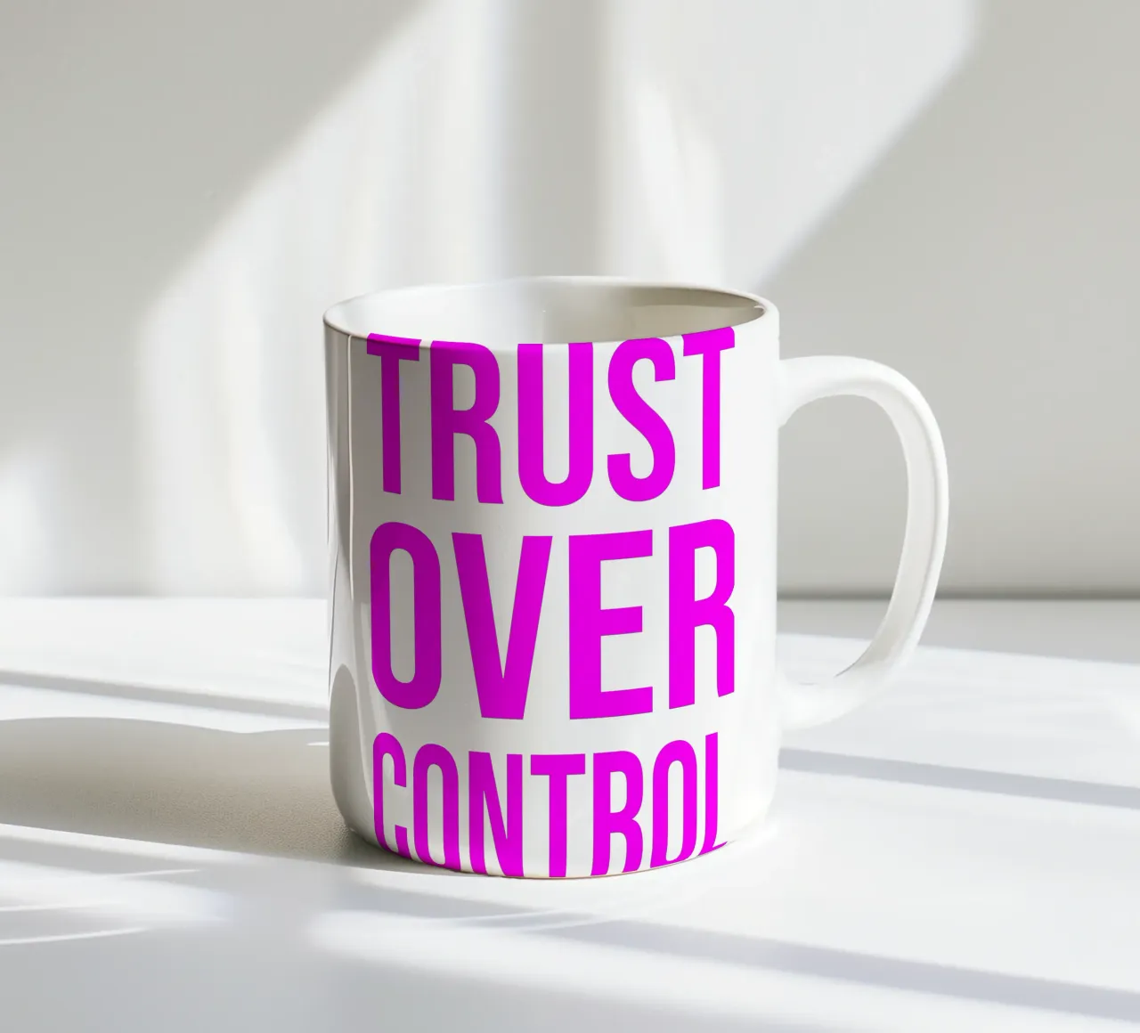 OVER series- bold letters, brave values (5 colors) tazza in ceramica da FRICKE DESIGN