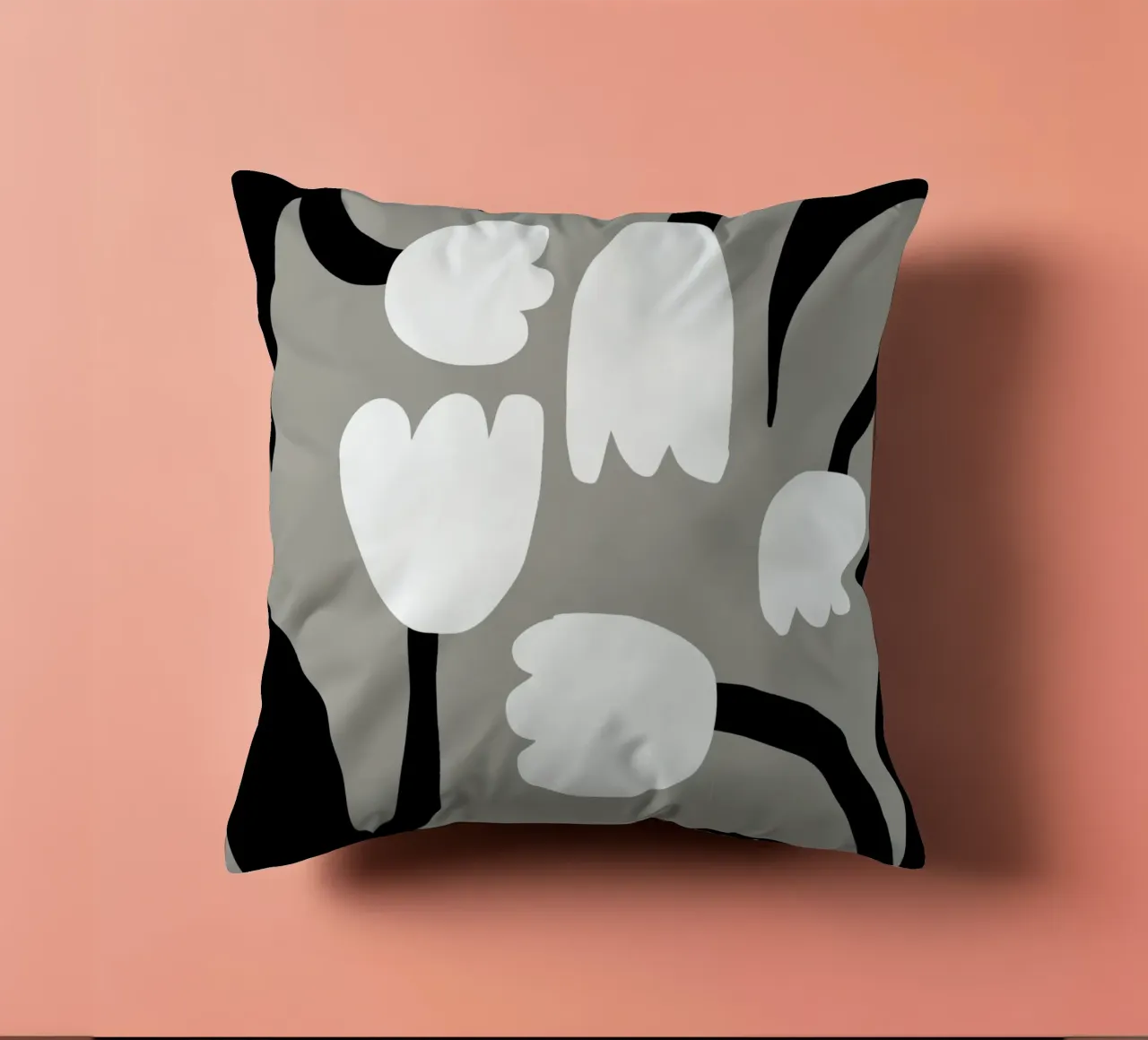 Fiori bianchi e neri cuscino da Little Dean