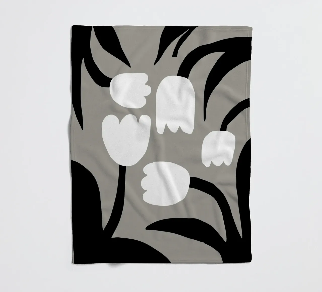 Fiori bianchi e neri coperta in pile da Little Dean