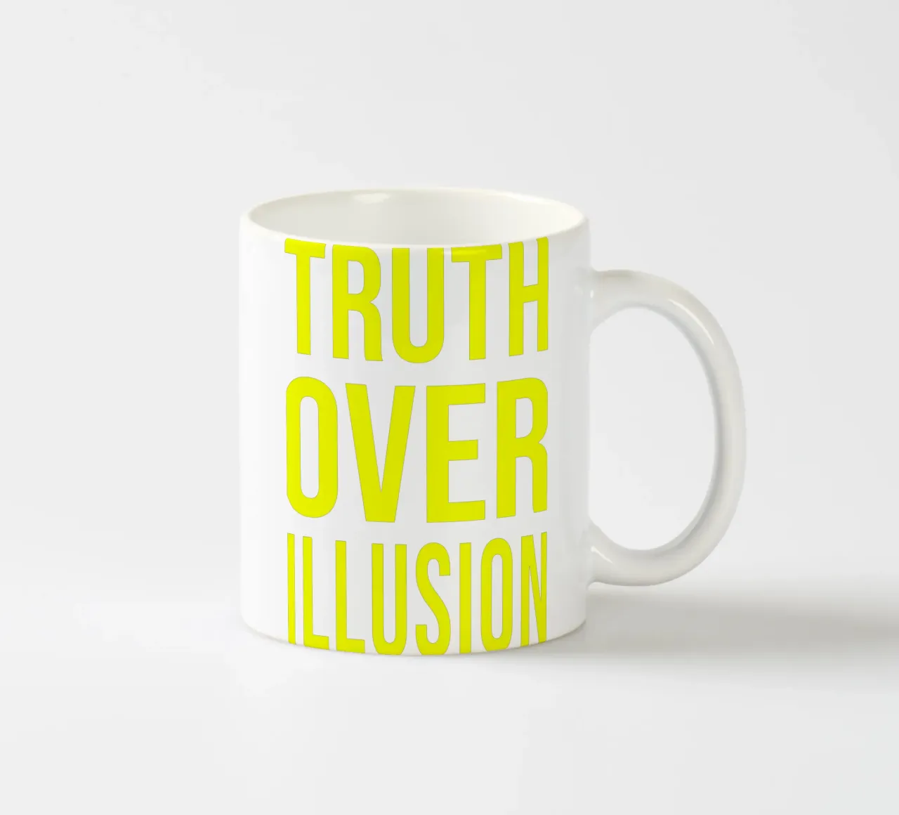 OVER series - bold letters, brave values (5 colors) tazza in ceramica da FRICKE DESIGN