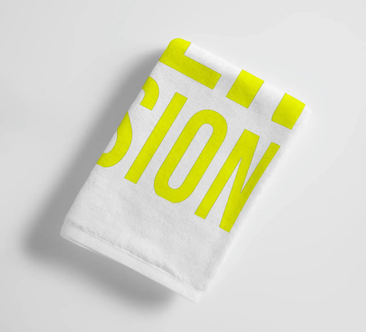 OVER series - bold letters, brave values (5 colors) asciugamano da bagno da FRICKE DESIGN
