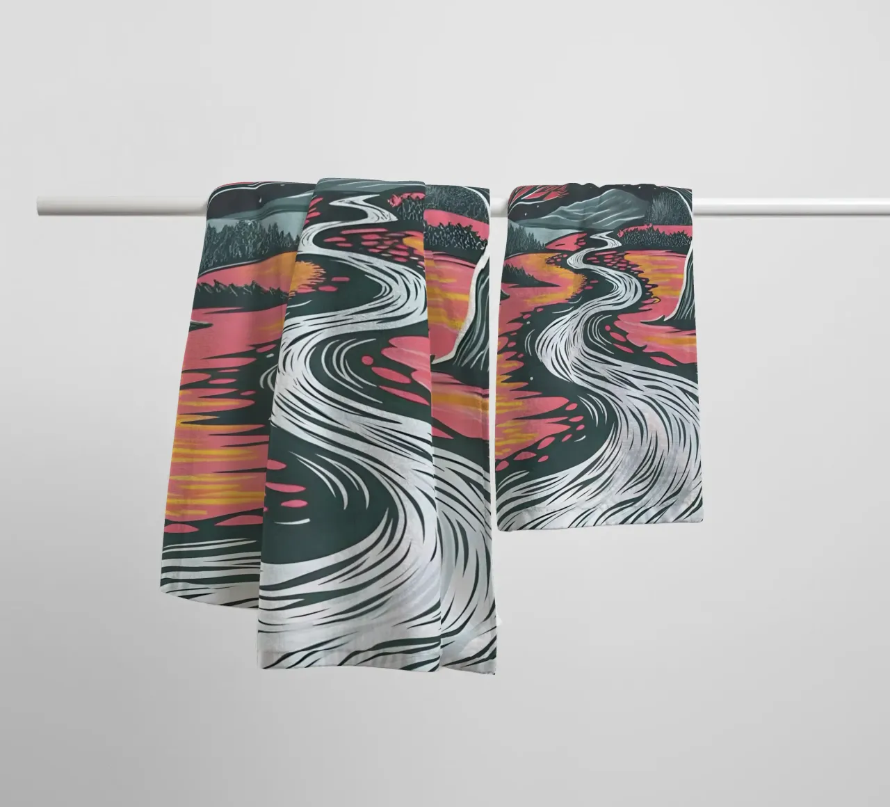 Fiume al chiaro di luna asciugamano da bagno da Artistic-shop