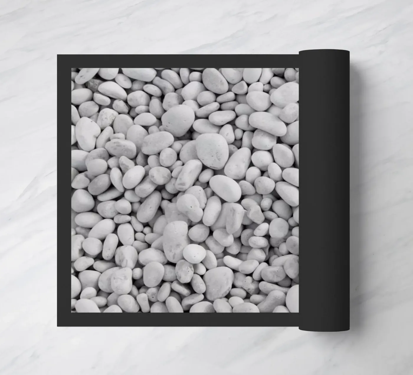 pebble BEACH deurmat van Studio Nahili