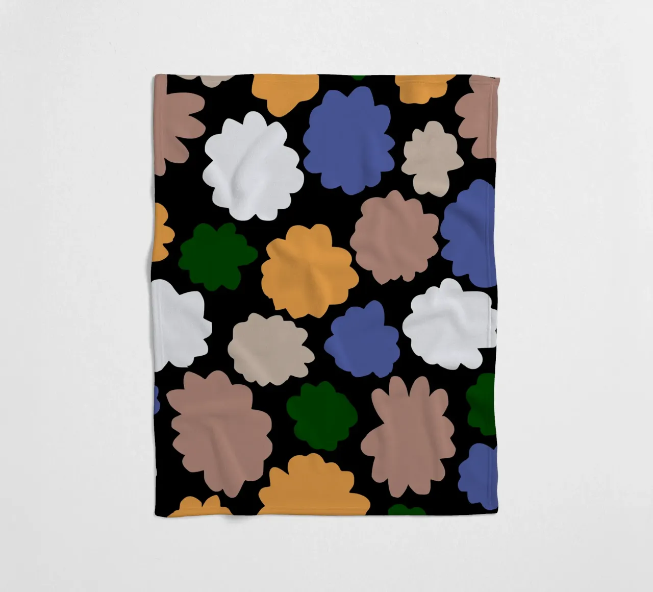 Modello di fiori ritagliati coperta in pile da Little Dean