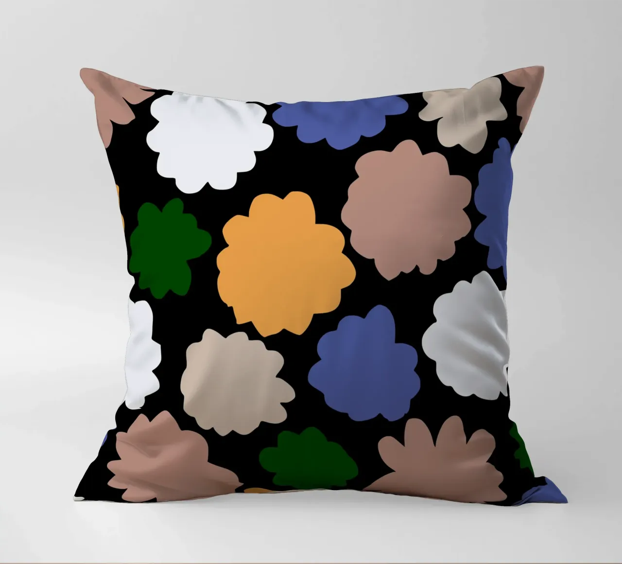 Modello di fiori ritagliati cuscino da Little Dean