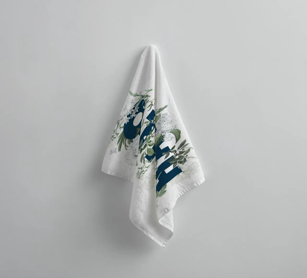 Ciao Fiori e Insetti Blu Bianco asciugamano da bagno da Studio Frances M