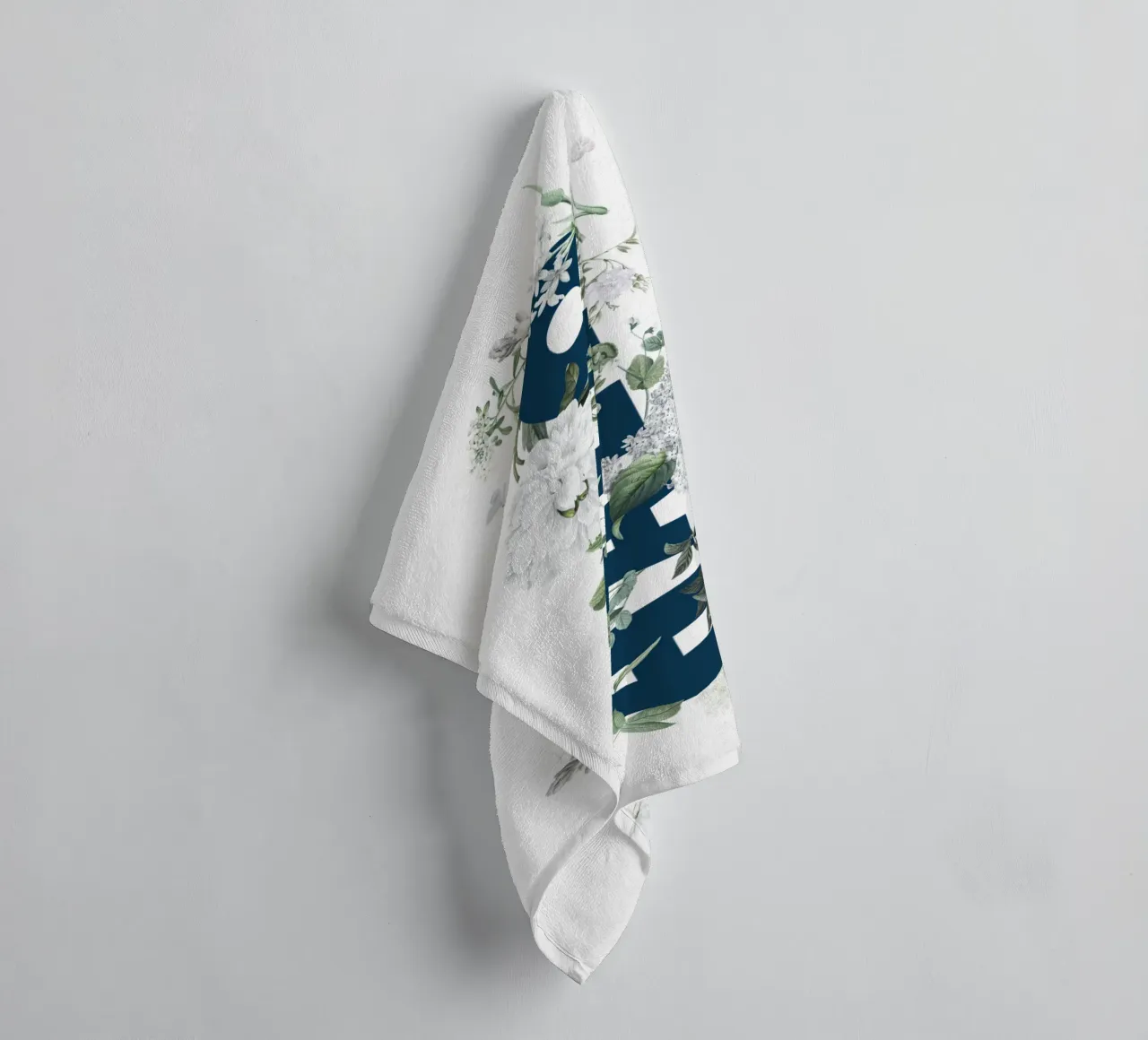 Ciao Fiori e Insetti Blu Bianco asciugamano da bagno da Studio Frances M
