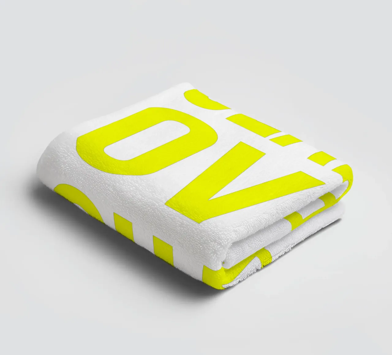 OVER series - bold letters, brave values (5 colors) asciugamano da bagno da FRICKE DESIGN