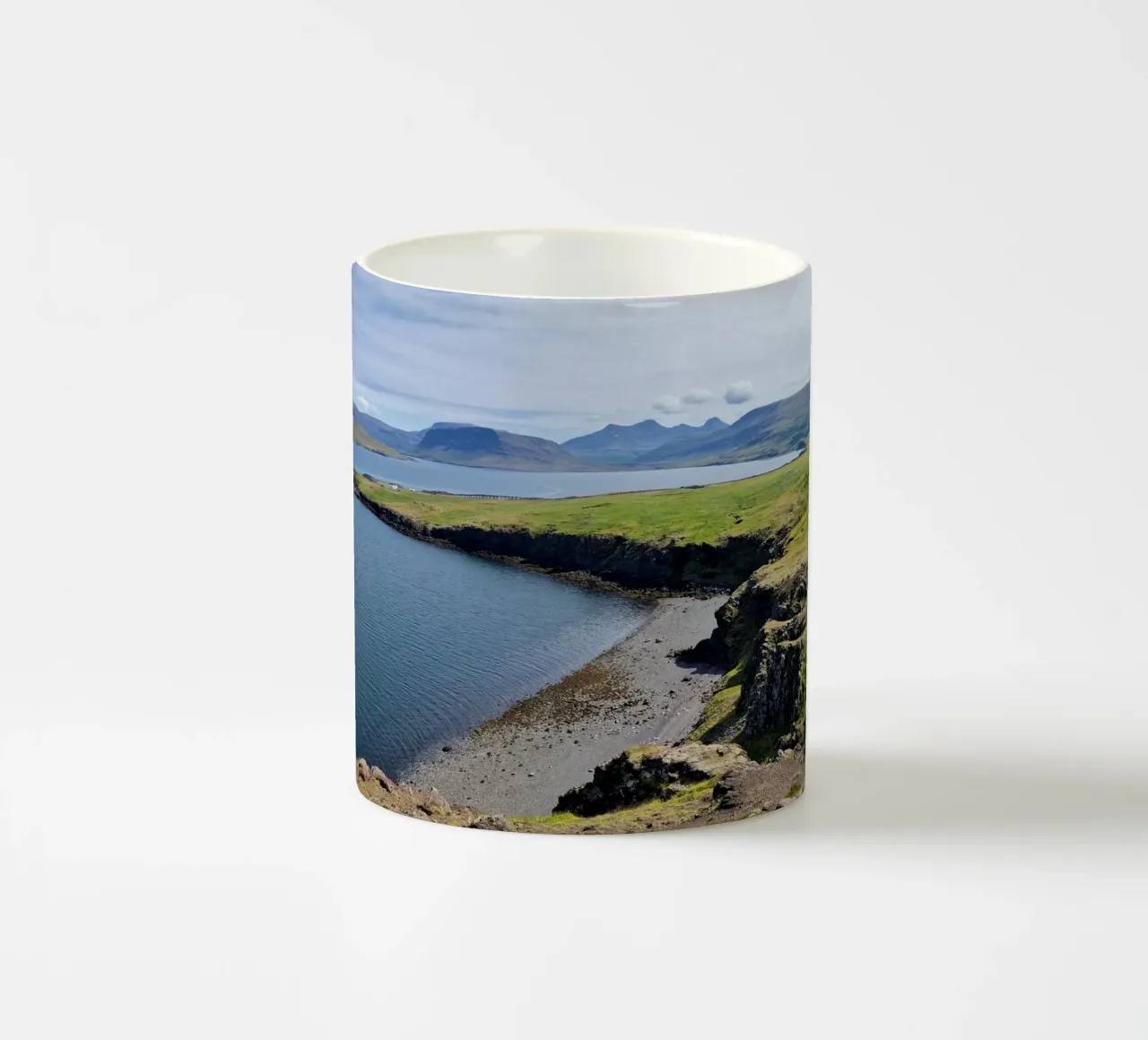 Silent Shore tazza in ceramica da somewhere.soul.escape