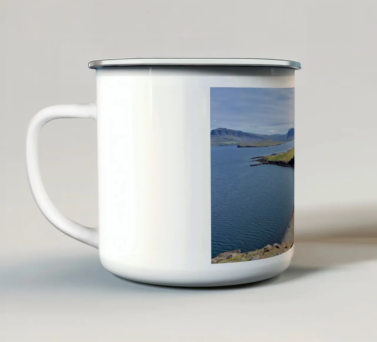 Silent Shore tazza in smalto da somewhere.soul.escape