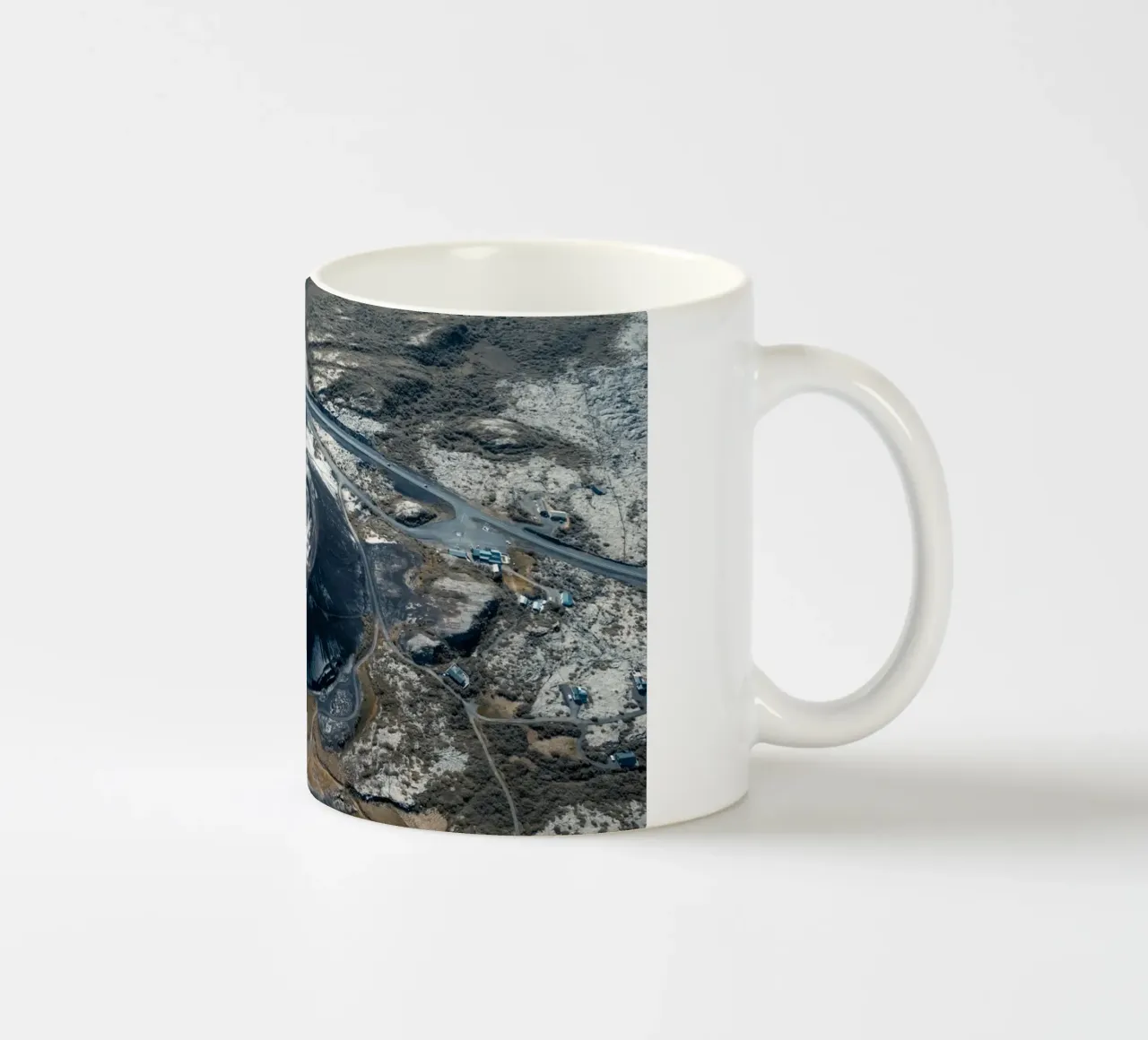 Dark Crater tazza in ceramica da somewhere.soul.escape