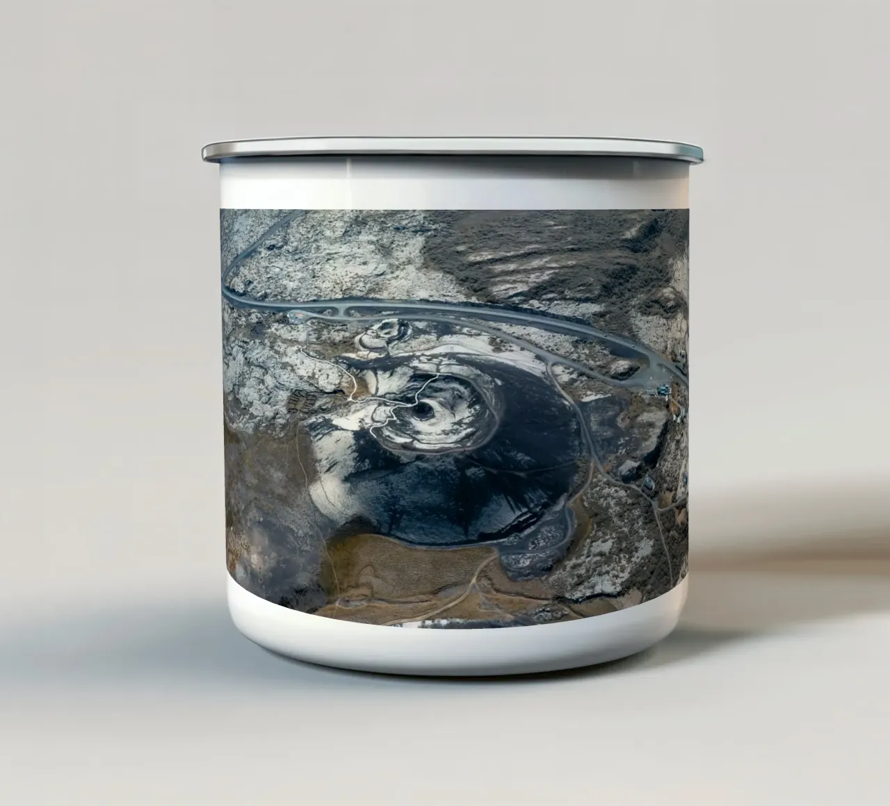 Dark Crater tazza in smalto da somewhere.soul.escape