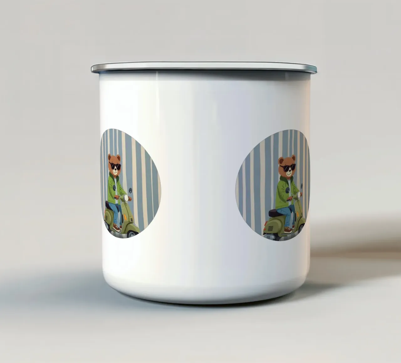 Un orso figo su uno scooter tazza in smalto da Doodle Dreams Art
