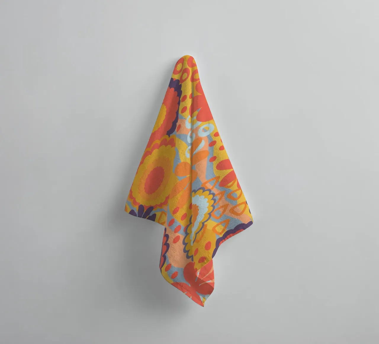 Anima anni Settanta Groovy Flower Power Colori retrò asciugamano da bagno da Andrea Haase Modern Home