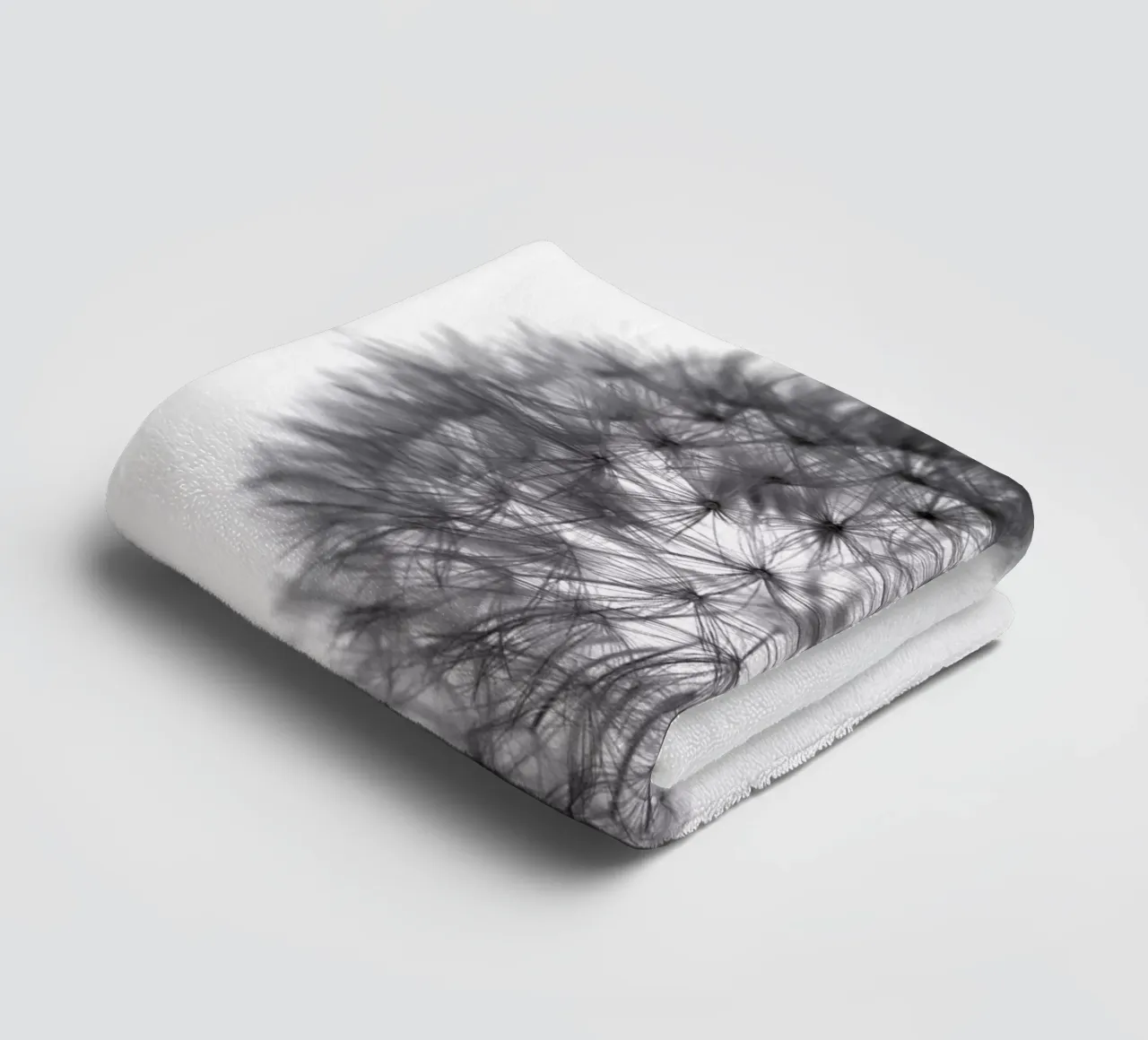 grey GRAFIC dandelion asciugamano da bagno da Studio Nahili