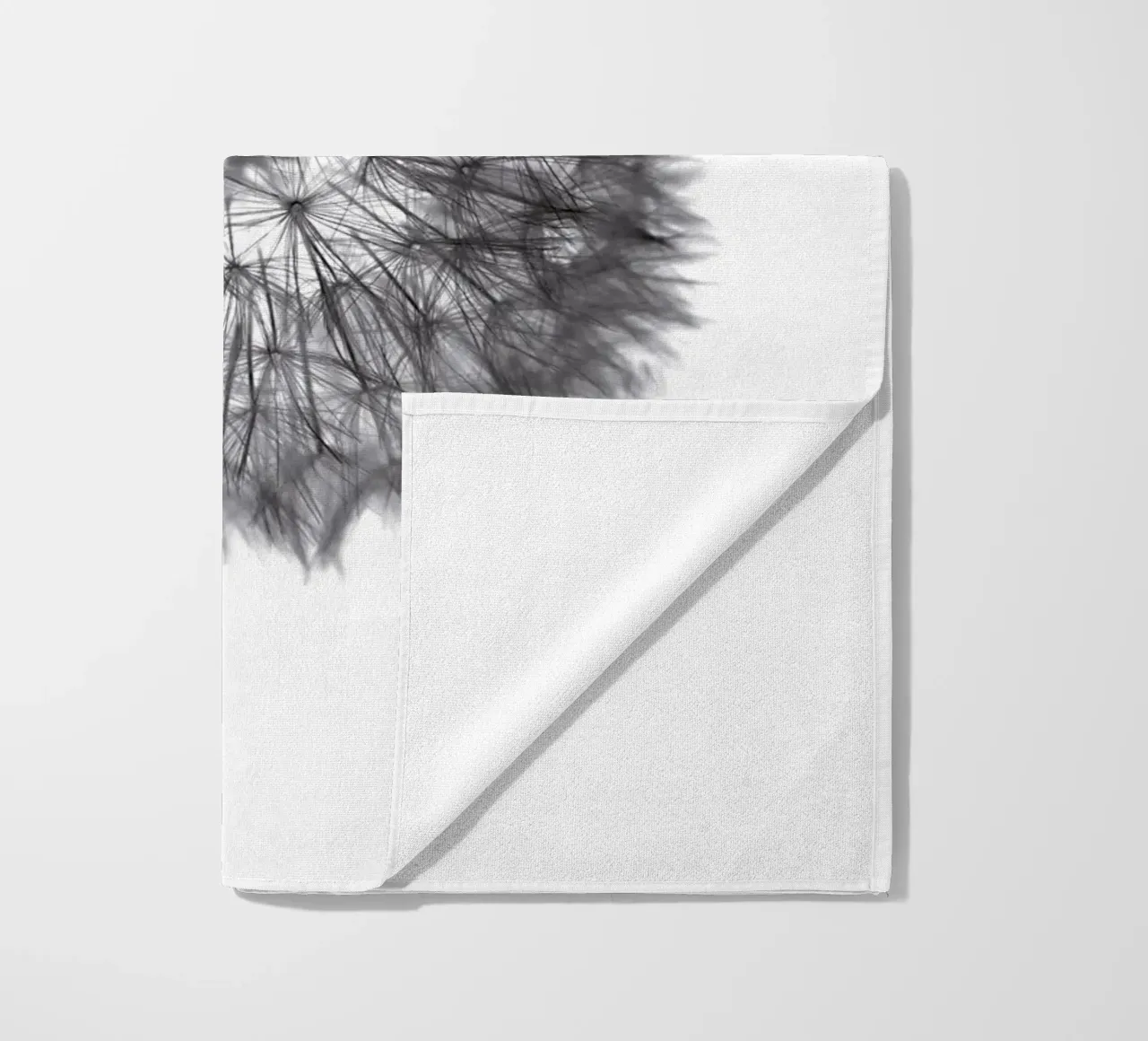 grey GRAFIC dandelion telo mare da Studio Nahili