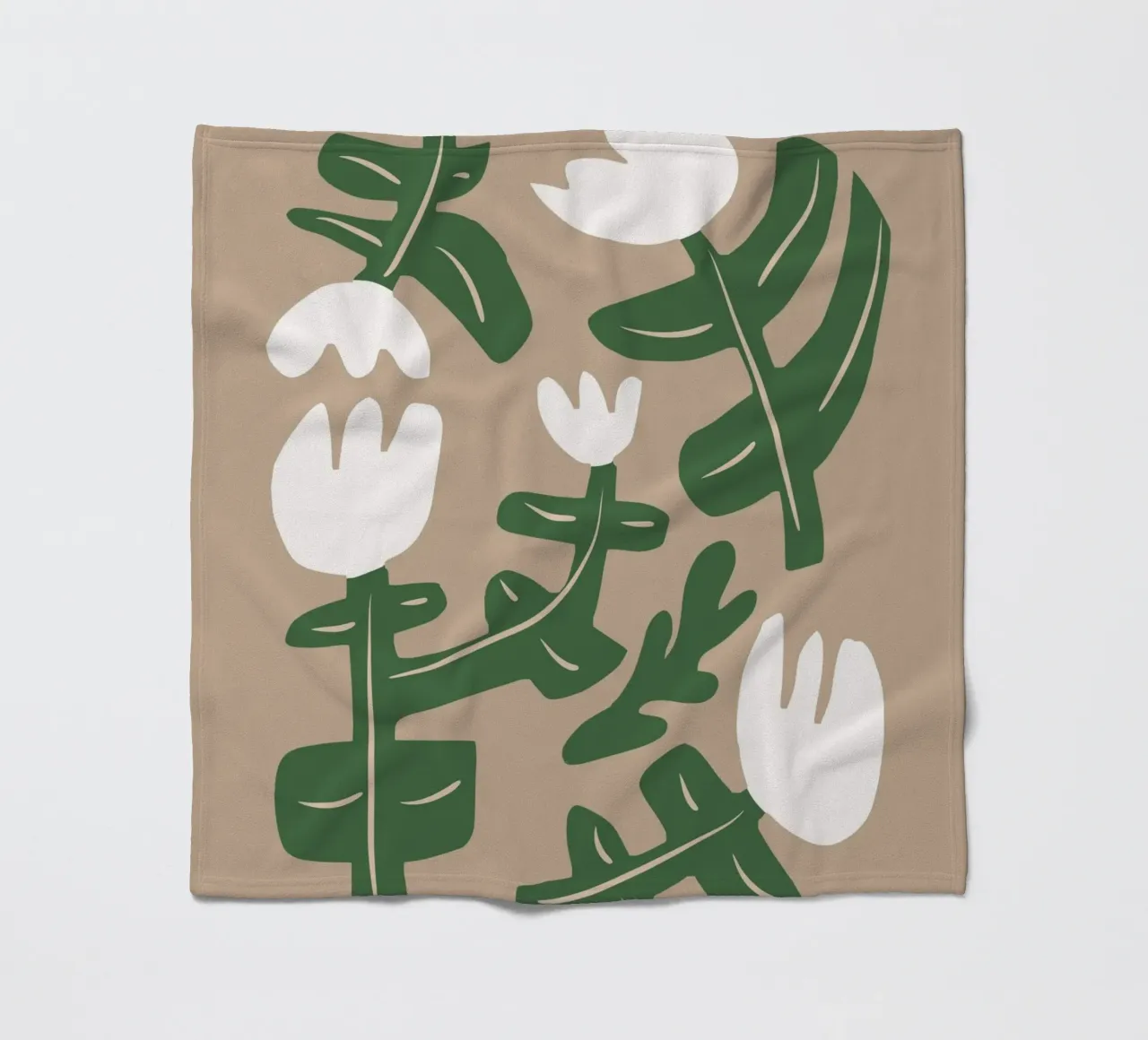 Composizione di fiori bianchi coperta in pile da Little Dean