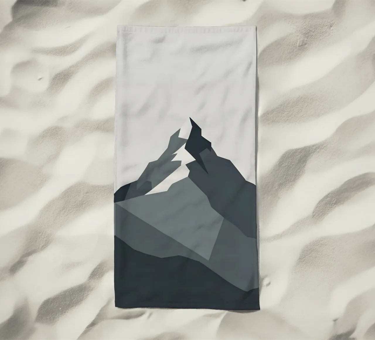 Mountain - Zero Shadow strandhanddoek van LIFESTYLE OBJECTS