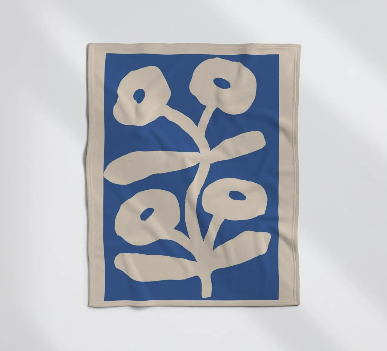 Blu astratto floreale botanico coperta in pile da Melloi Art Print
