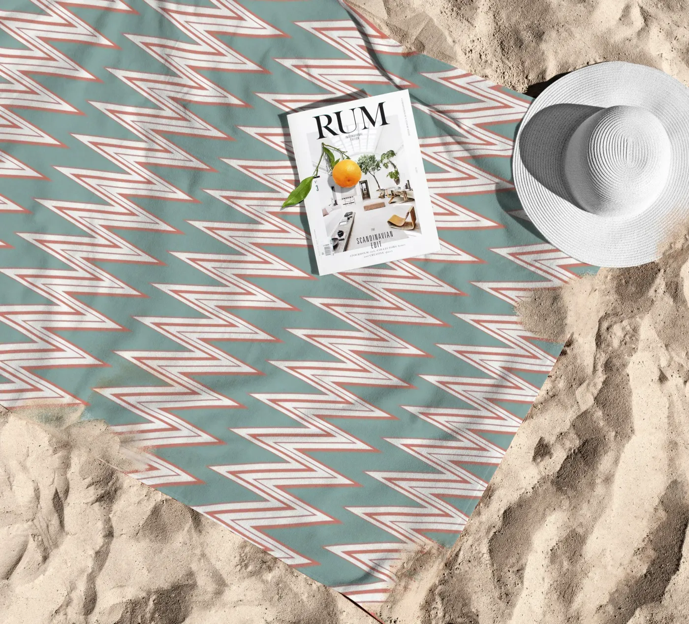 Zigzag Pattern #6 strandhanddoek van kathrinmay