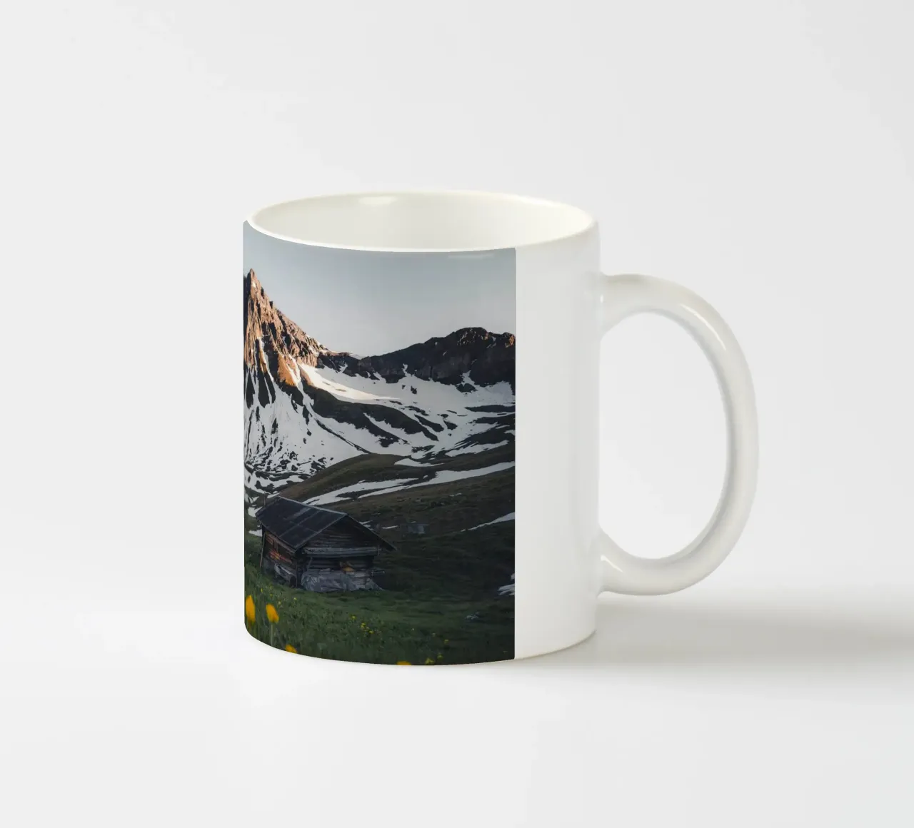 white mountain on field tazza in ceramica da comura