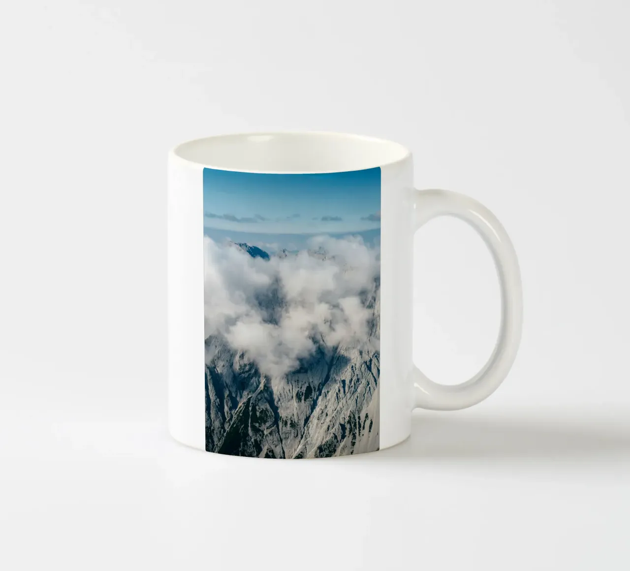 cloud on the mountain tazza in ceramica da comura