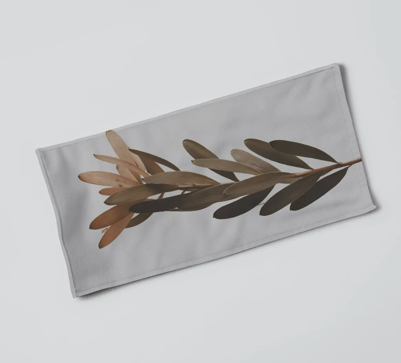 leaf on branch asciugamano da bagno da comura