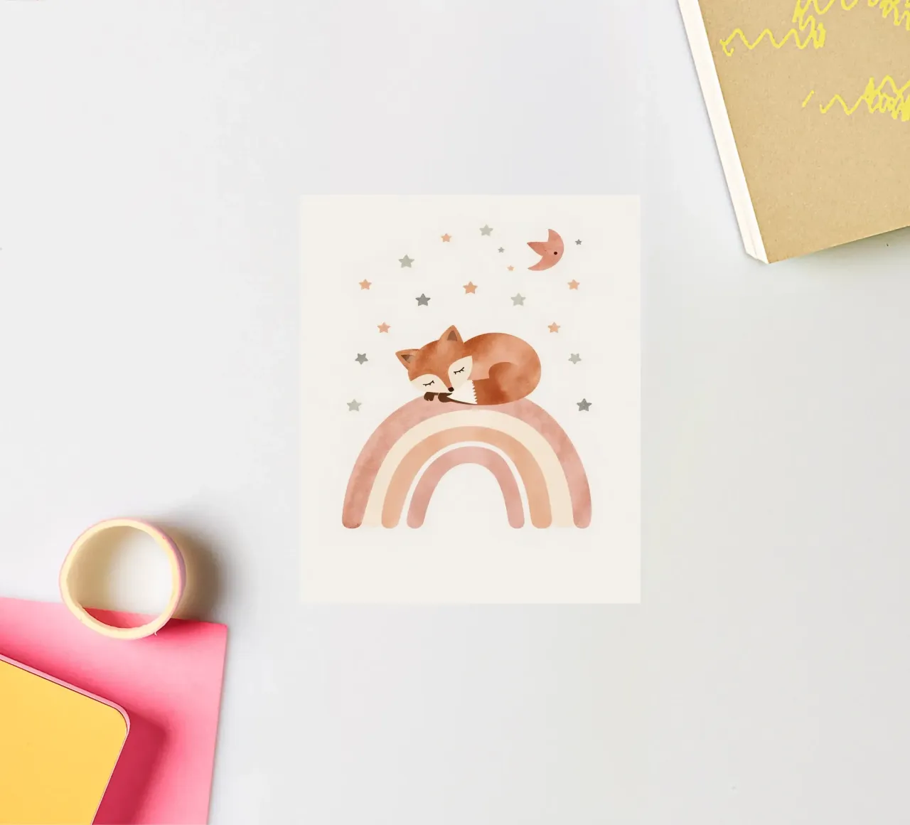 Simpatica volpe addormentata sull'arcobaleno con elementi celestiali adesivo da DesignDoodle