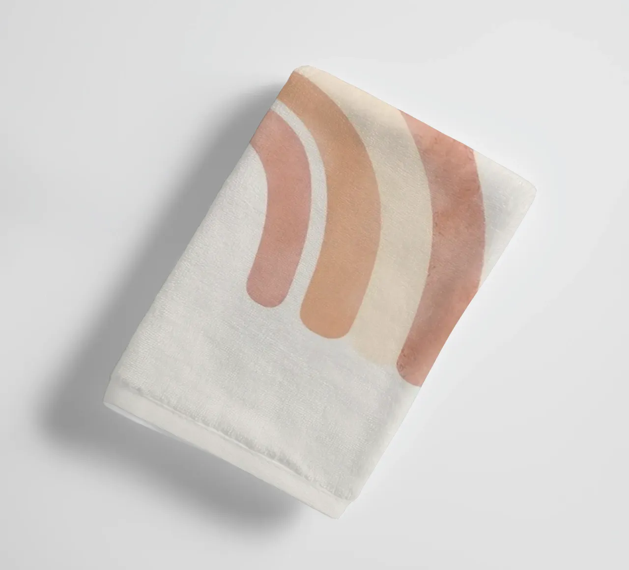 Simpatica volpe addormentata sull'arcobaleno con elementi celestiali asciugamano da bagno da DesignDoodle