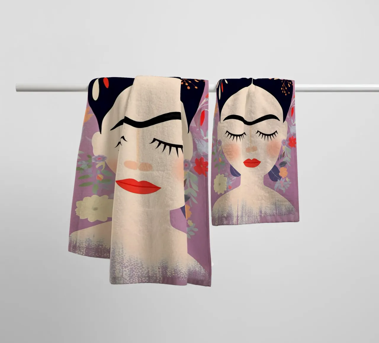 Fleuri Délicatement rose Frida serviette de bain de Carinaprint