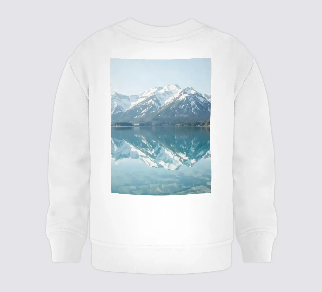 Montagne innevate che si riflettono in un lago calmo con una foresta. felpa neonato da DesignDoodle