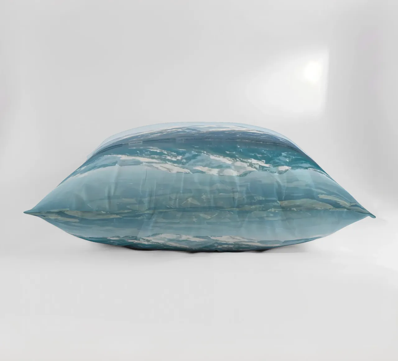 Montagne innevate che si riflettono in un lago calmo con una foresta. cuscino da DesignDoodle