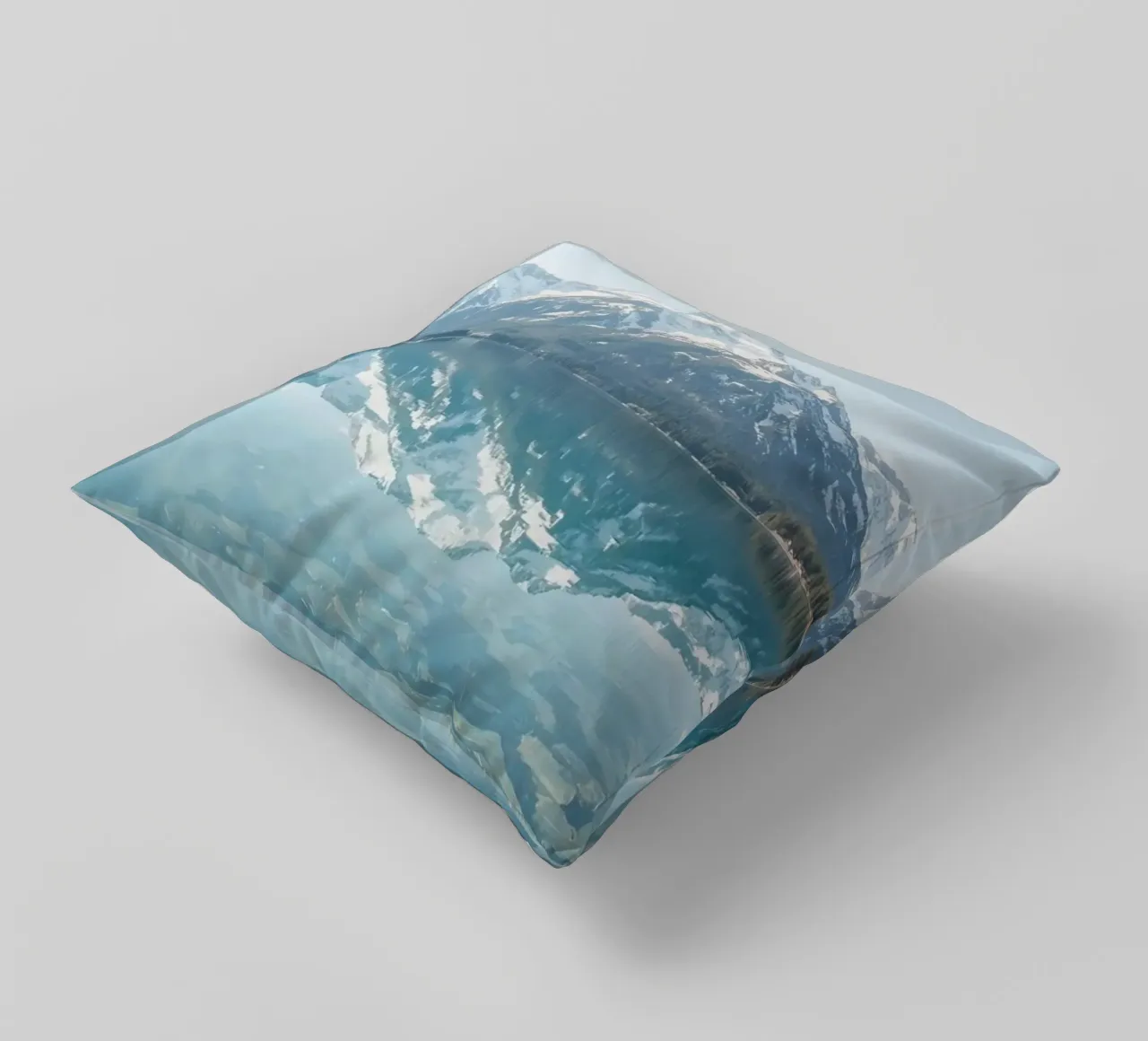 Montagne innevate che si riflettono in un lago calmo con una foresta. cuscino da DesignDoodle