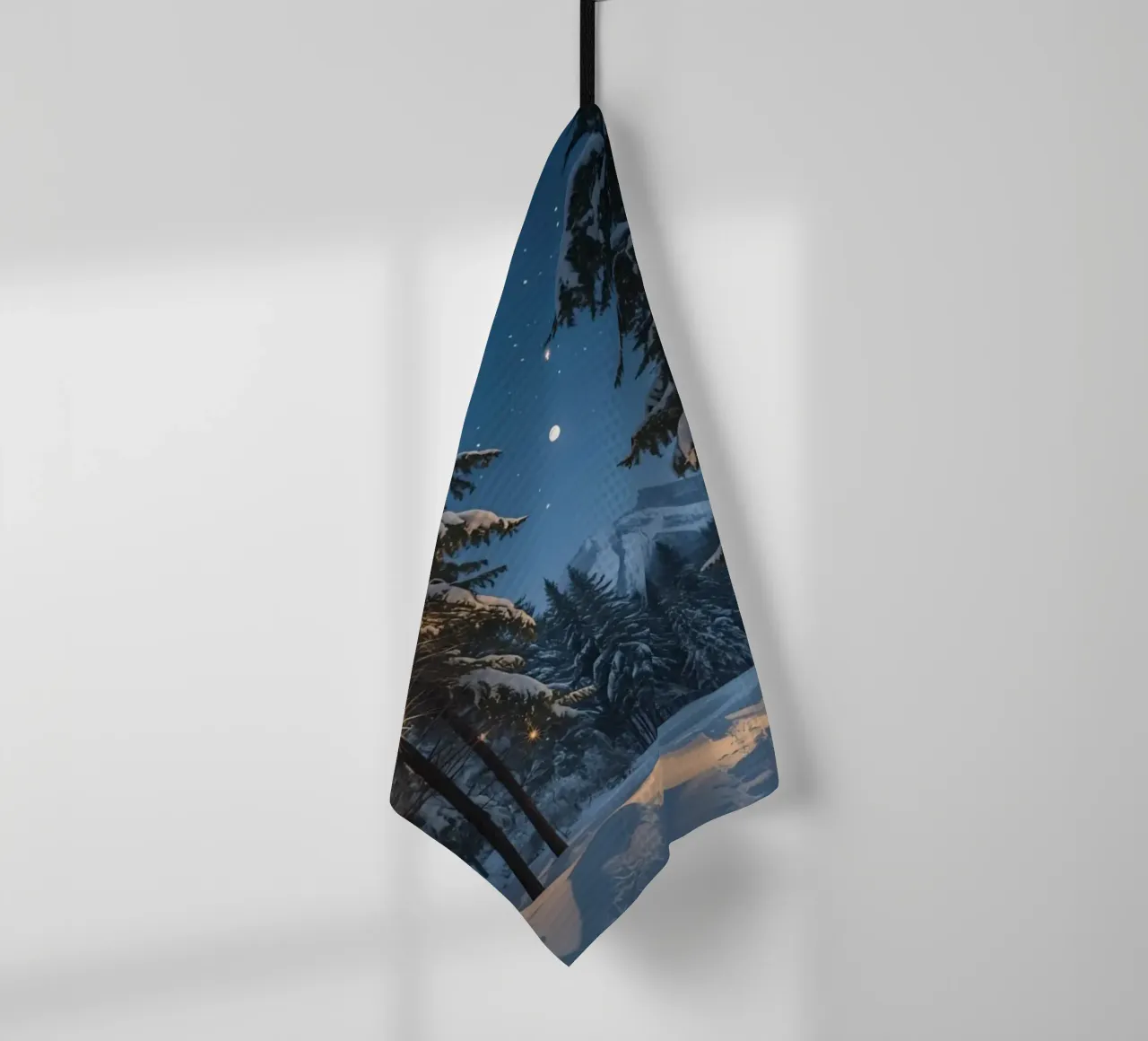 Foresta innevata di notte con luci stellari canovaccio da cucina da DesignDoodle