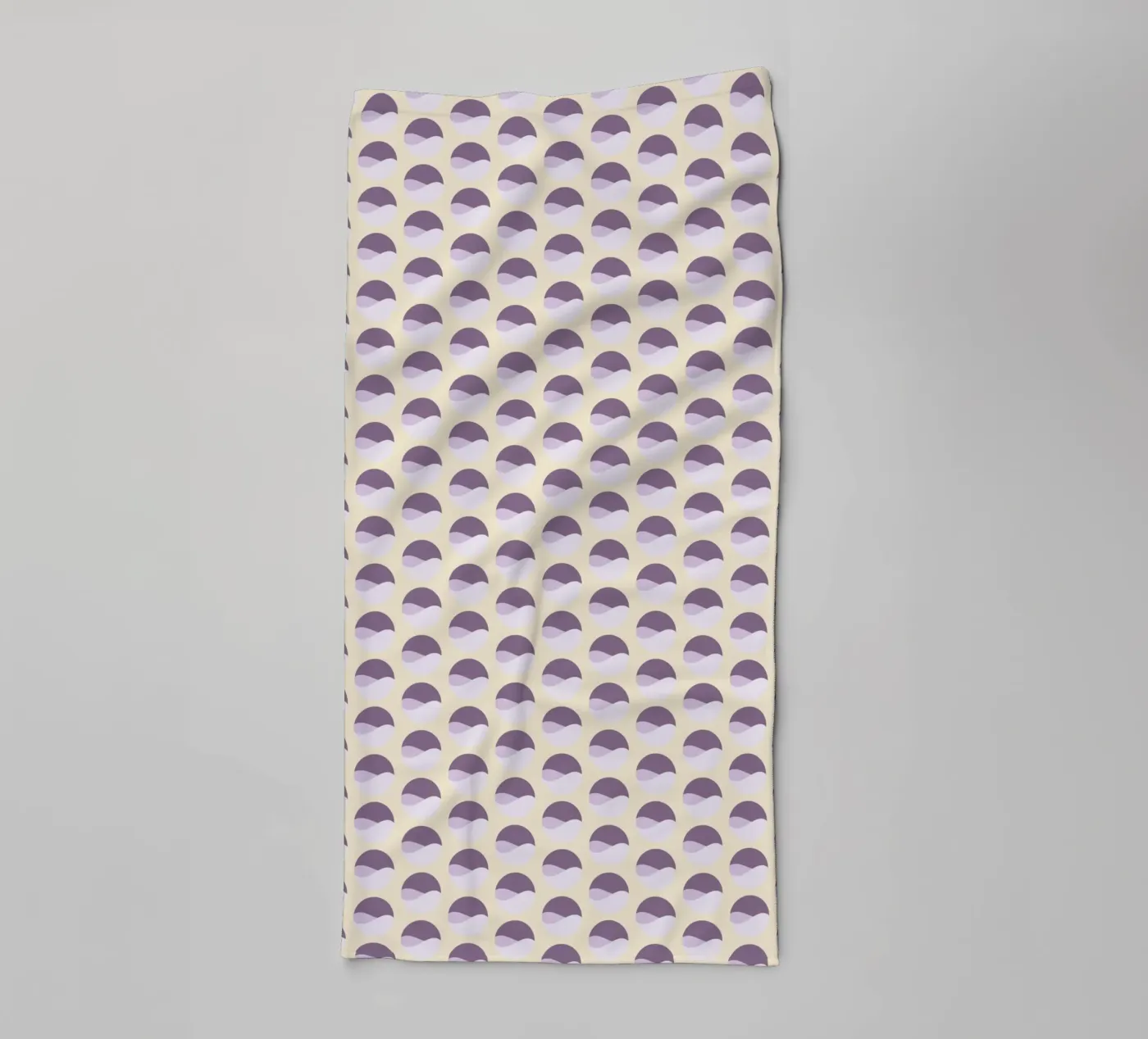 Wavy Dots Pattern #1 badhanddoek van kathrinmay