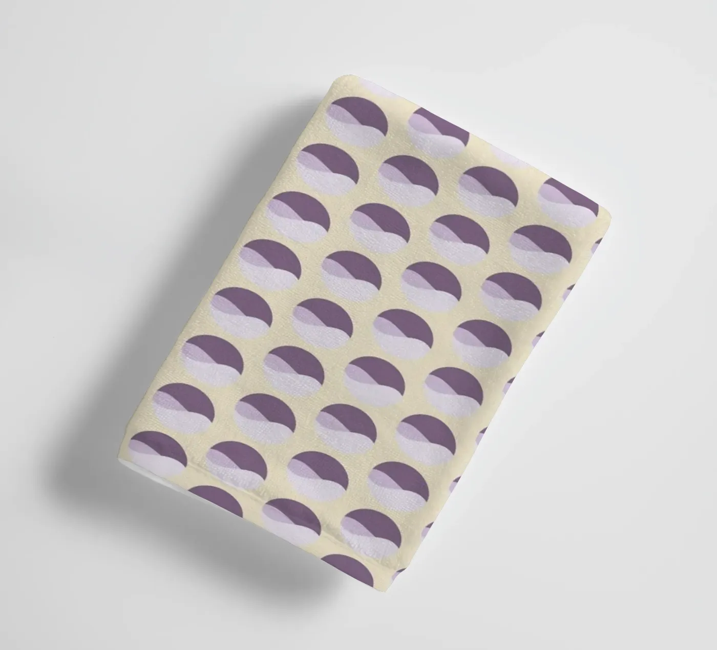 Wavy Dots Pattern #1 badhanddoek van kathrinmay