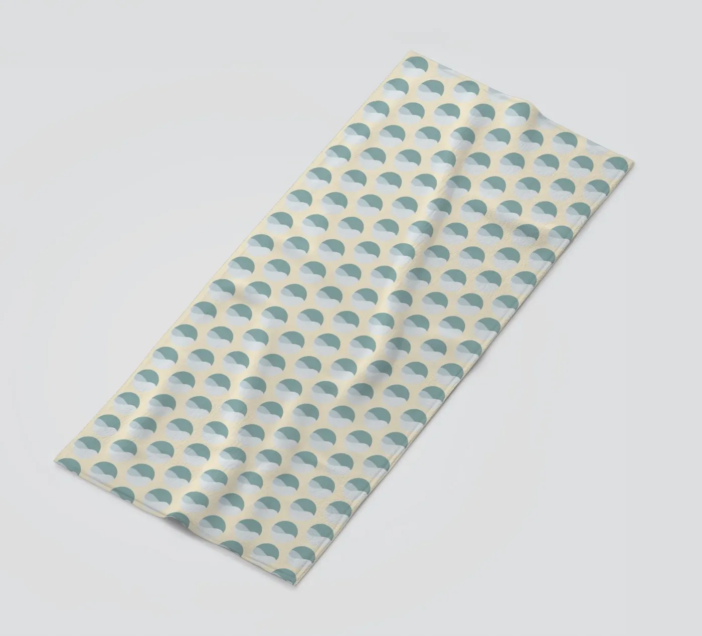 Wavy Dots Pattern #3 serviette de plage de kathrinmay